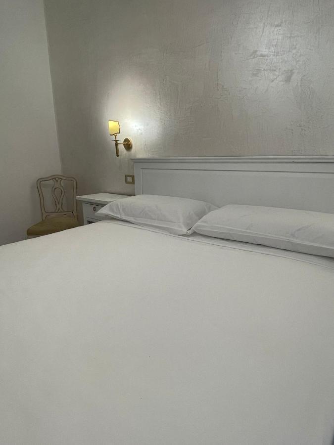 Hotel La Casa In Centro Salerno Zewnętrze zdjęcie
