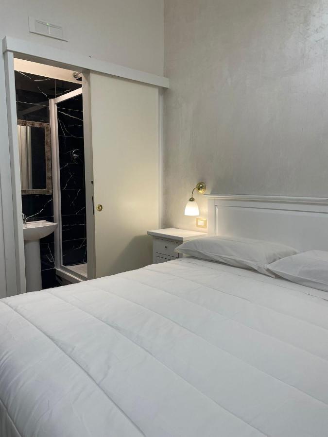 Hotel La Casa In Centro Salerno Zewnętrze zdjęcie