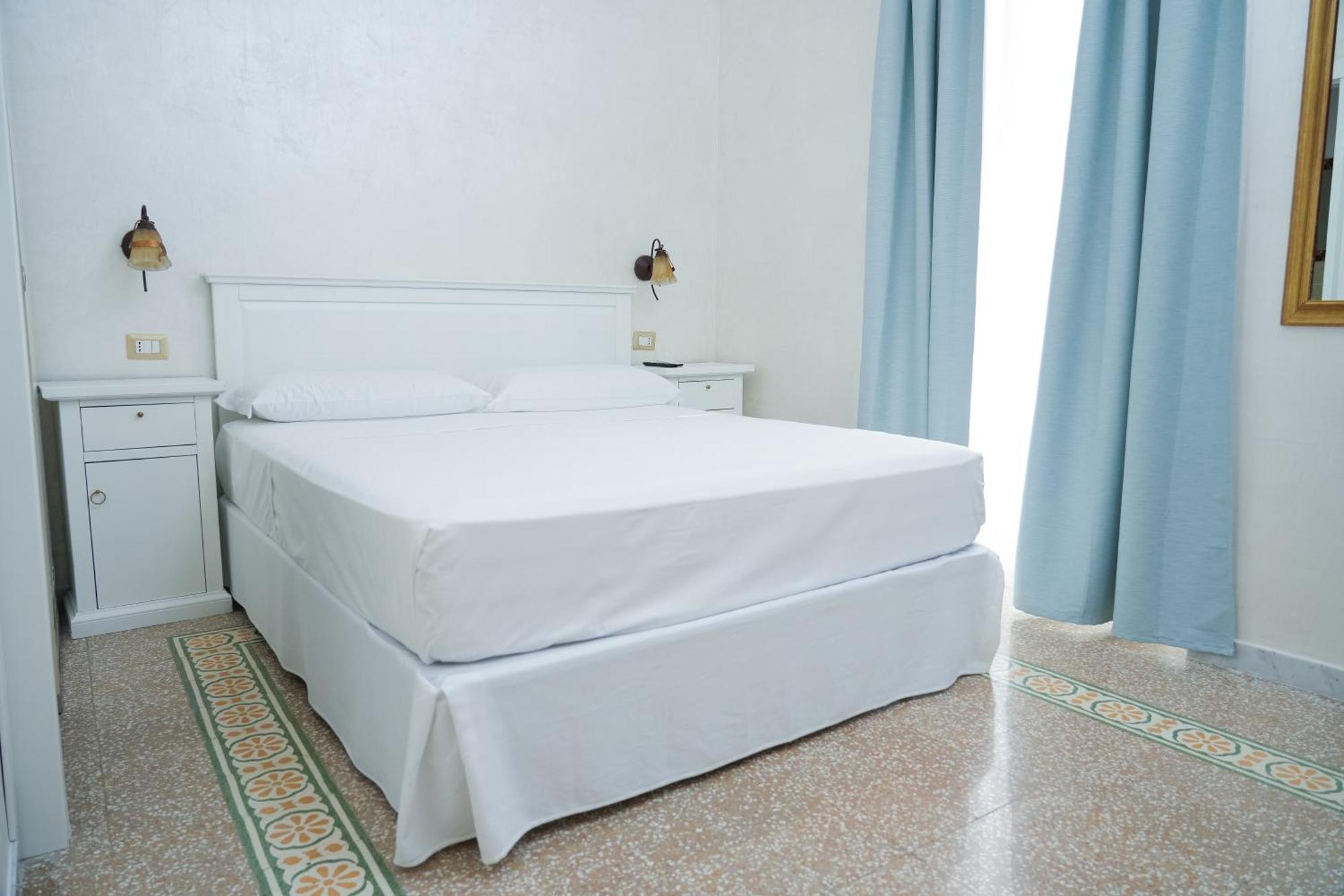 Hotel La Casa In Centro Salerno Zewnętrze zdjęcie