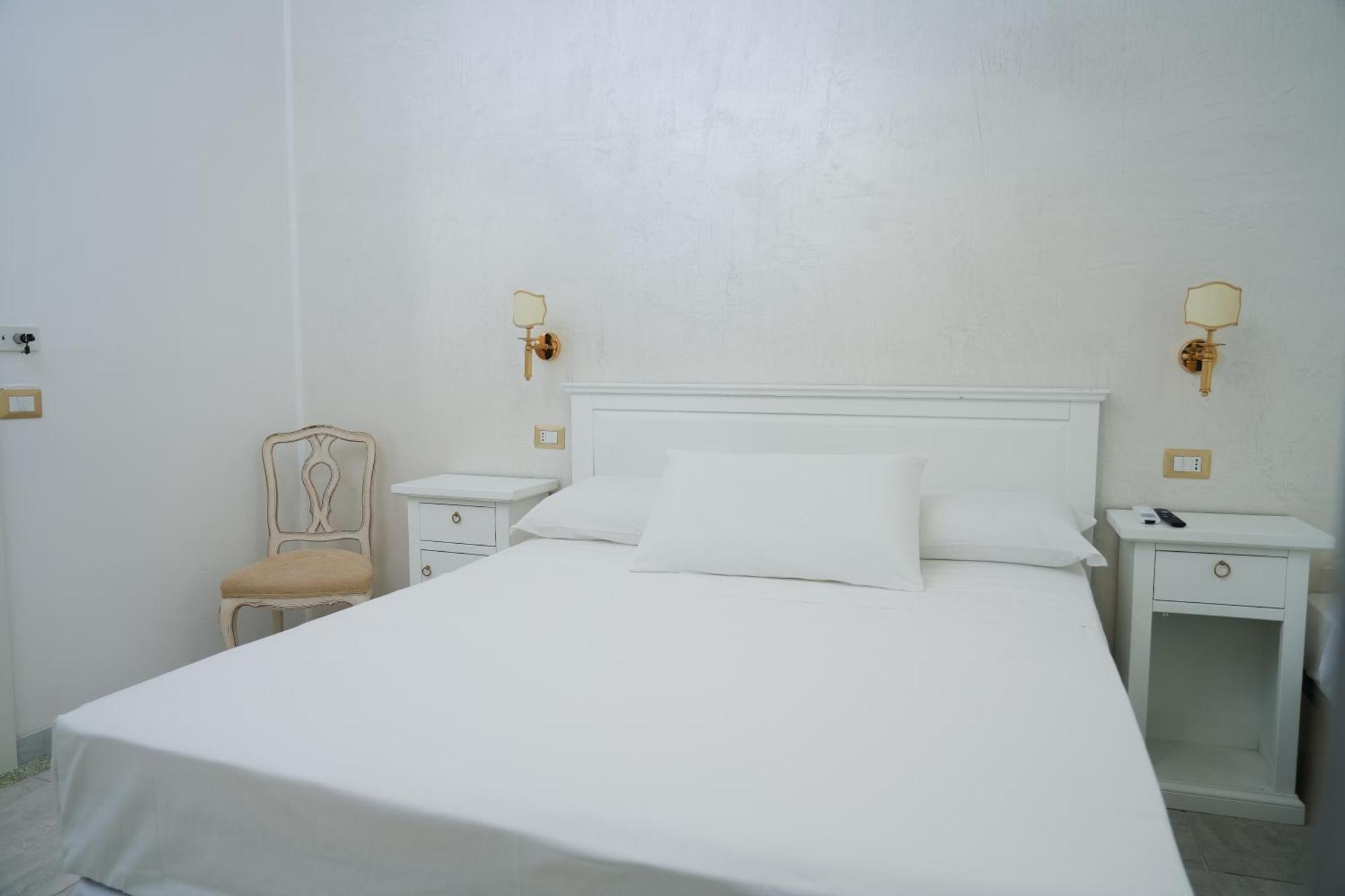 Hotel La Casa In Centro Salerno Zewnętrze zdjęcie
