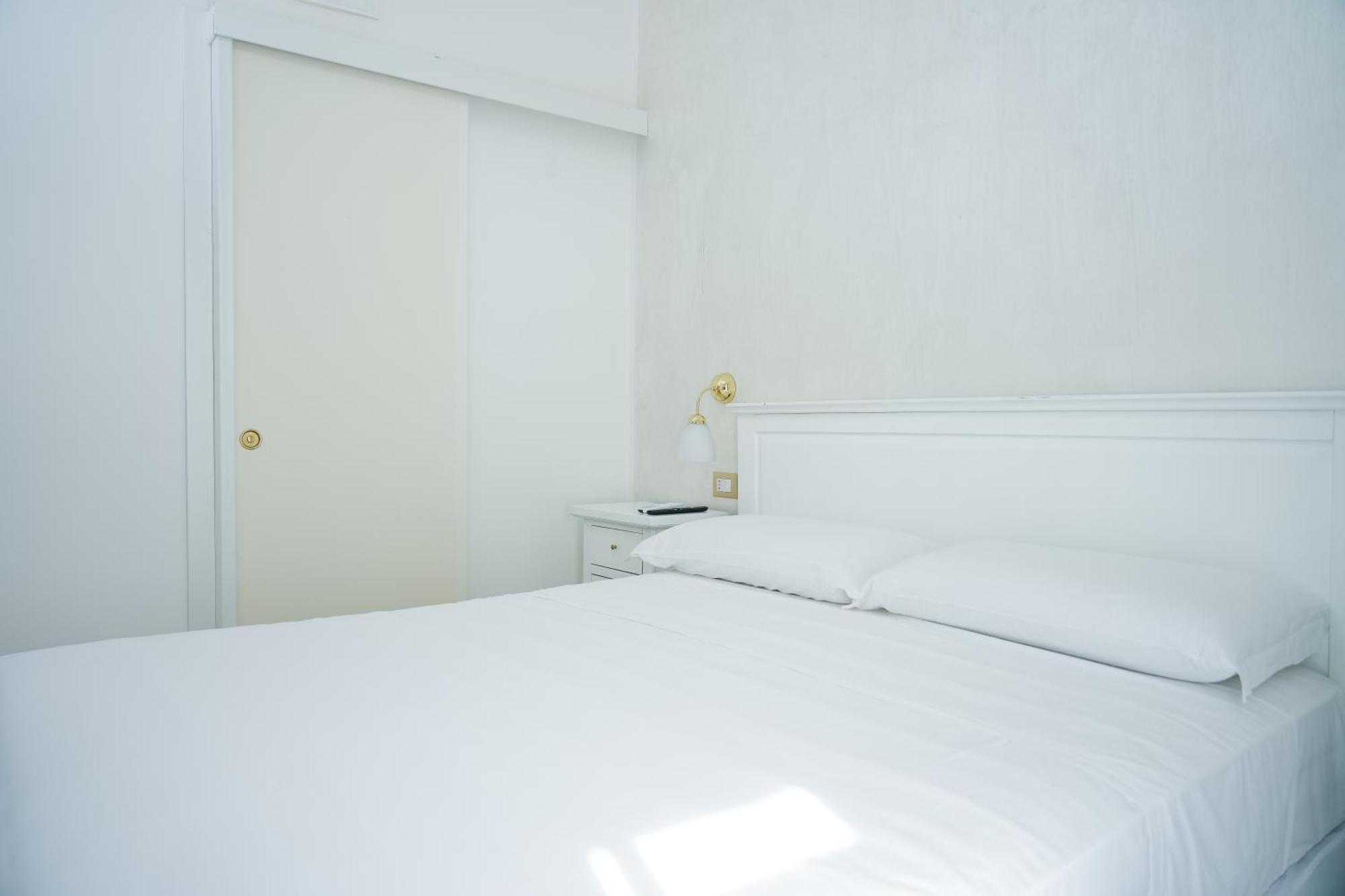 Hotel La Casa In Centro Salerno Zewnętrze zdjęcie